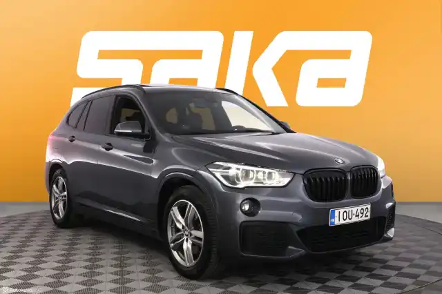 Harmaa Maastoauto, BMW X1 – IOU-492