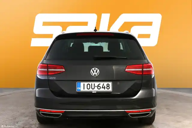 Harmaa Farmari, Volkswagen Passat – IOU-648