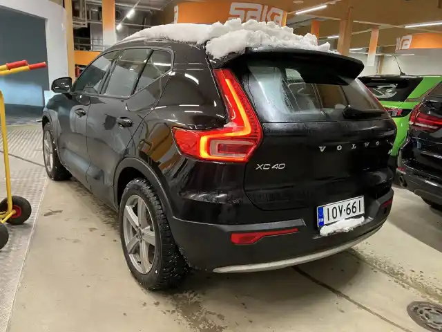 Musta Maastoauto, Volvo XC40 – IOV-661