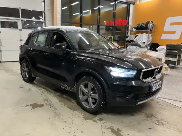 Musta Maastoauto, Volvo XC40 – IOV-661