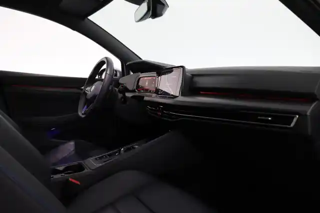Sininen Viistoperä, Volkswagen Golf – IOV-811
