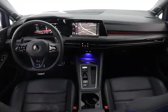 Sininen Viistoperä, Volkswagen Golf – IOV-811