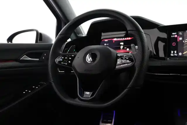 Sininen Viistoperä, Volkswagen Golf – IOV-811