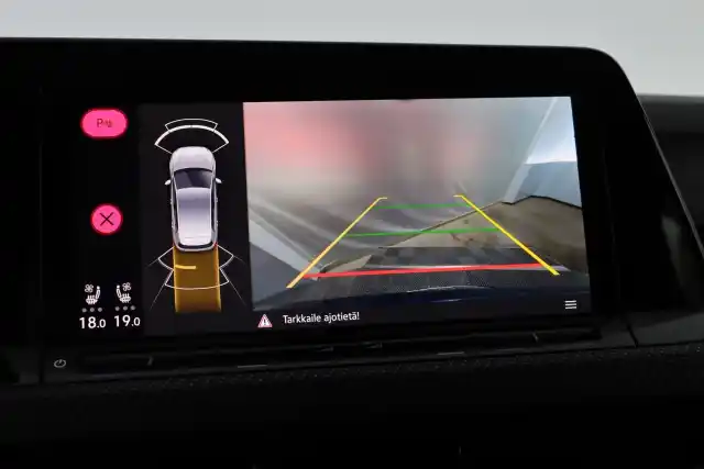 Sininen Viistoperä, Volkswagen Golf – IOV-811