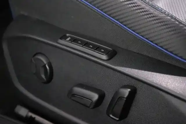 Sininen Viistoperä, Volkswagen Golf – IOV-811