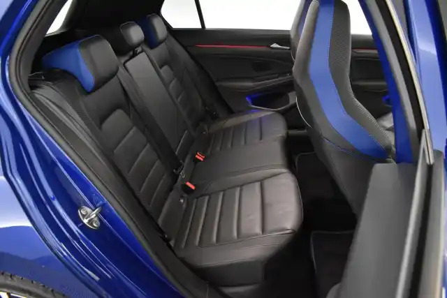 Sininen Viistoperä, Volkswagen Golf – IOV-811