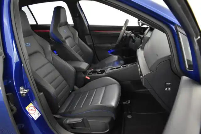 Sininen Viistoperä, Volkswagen Golf – IOV-811