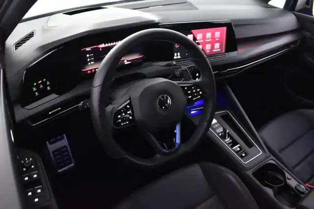 Sininen Viistoperä, Volkswagen Golf – IOV-811