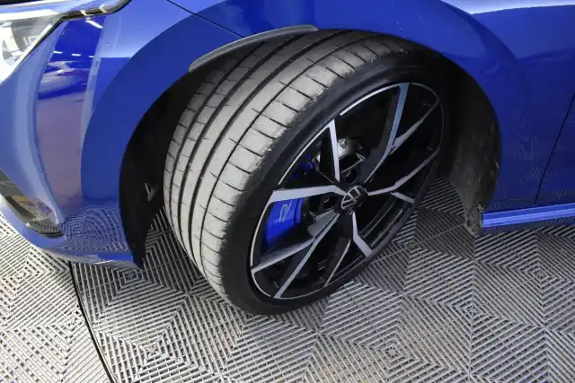 Sininen Viistoperä, Volkswagen Golf – IOV-811