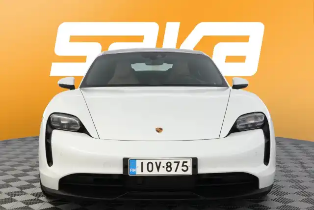 Valkoinen Sedan, Porsche Taycan – IOV-875