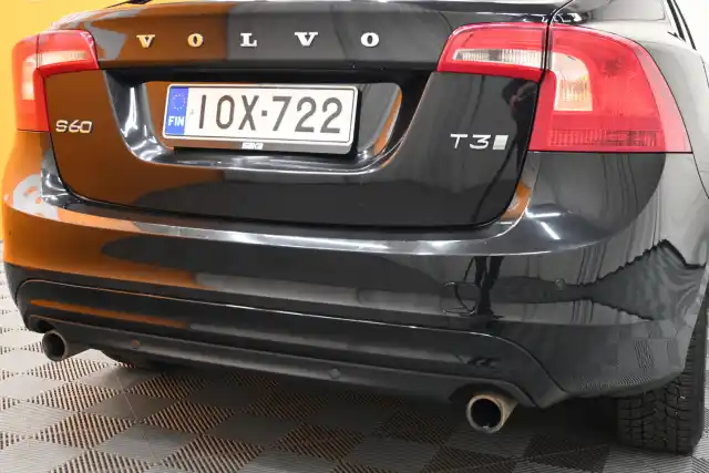 Musta Sedan, Volvo S60 – IOX-722