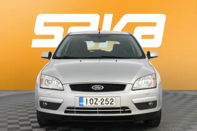 Harmaa Viistoperä, Ford Focus – IOZ-252