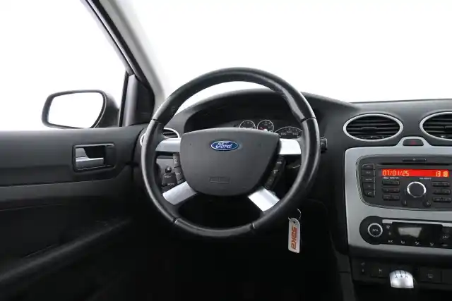 Harmaa Viistoperä, Ford Focus – IOZ-252