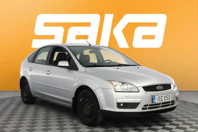 Harmaa Viistoperä, Ford Focus – IOZ-252