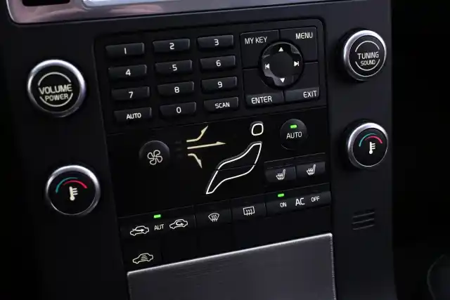 Valkoinen Farmari, Volvo V70 – IOZ-379