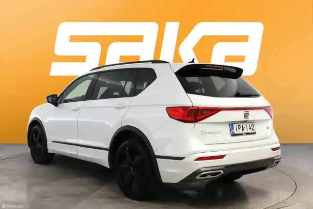 Valkoinen Maastoauto, Seat Tarraco – IPA-142