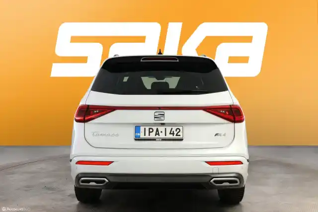 Valkoinen Maastoauto, Seat Tarraco – IPA-142