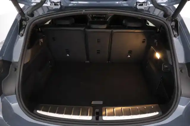 Harmaa Maastoauto, BMW X2 – IPB-228