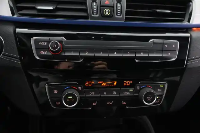Harmaa Maastoauto, BMW X2 – IPB-228