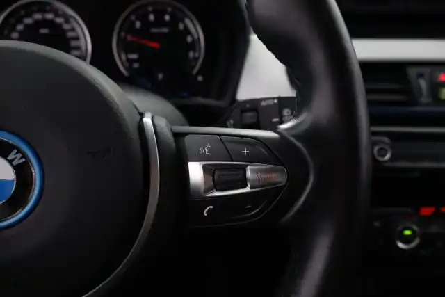 Harmaa Maastoauto, BMW X2 – IPB-228