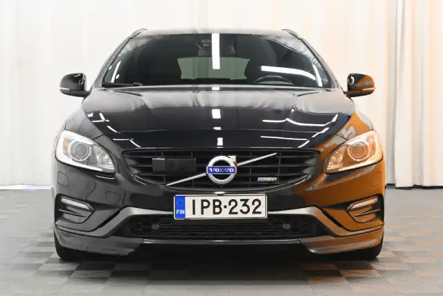 Musta Farmari, Volvo V60 – IPB-232