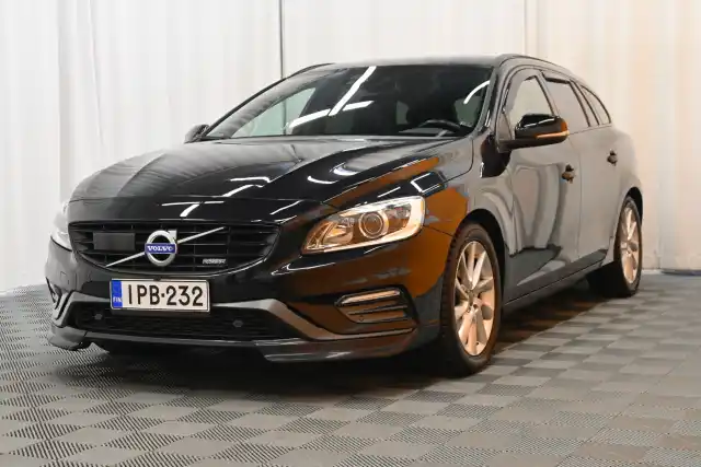 Musta Farmari, Volvo V60 – IPB-232