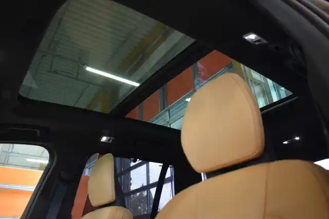 Musta Maastoauto, Volvo XC90 – IPB-306