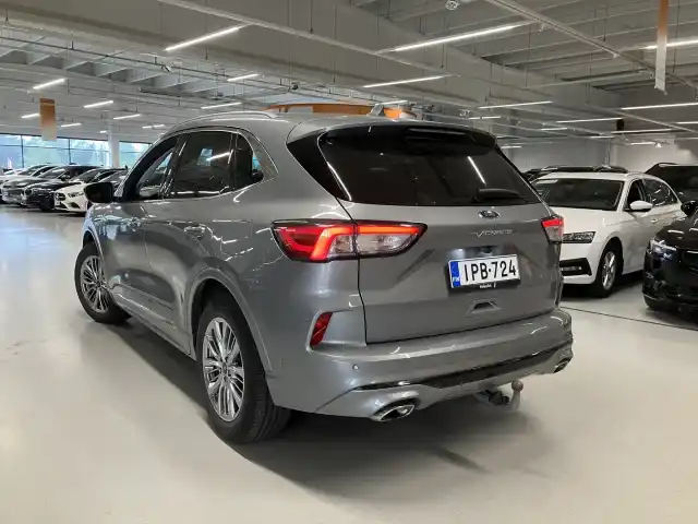 Harmaa Maastoauto, Ford Kuga – IPB-724