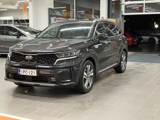 Musta Maastoauto, Kia Sorento – IPC-121