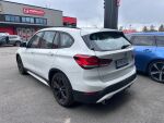 Valkoinen Maastoauto, BMW X1 – IPC-453, kuva 2