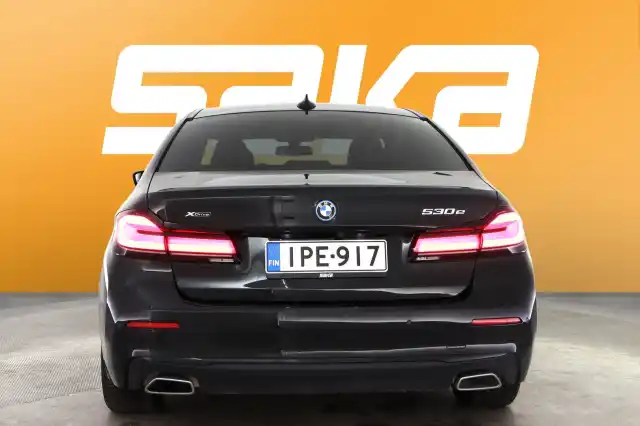 Musta Sedan, BMW 530 – IPE-917