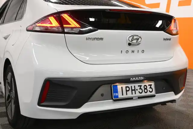 Valkoinen Viistoperä, Hyundai IONIQ hybrid – IPH-383