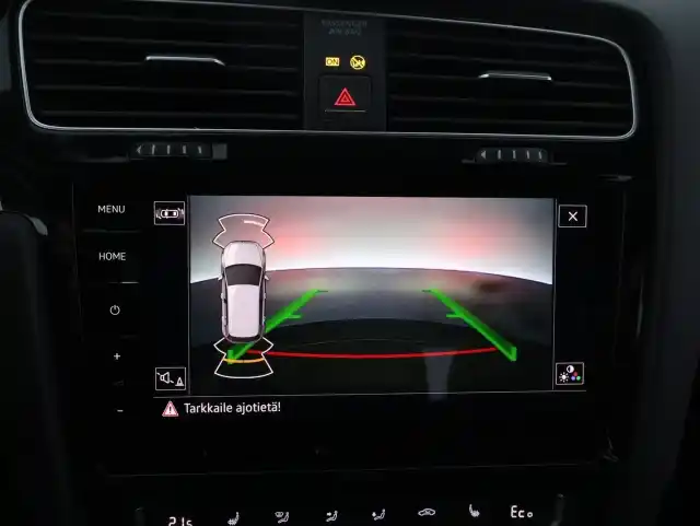 Harmaa Viistoperä, Volkswagen Golf – IPH-444