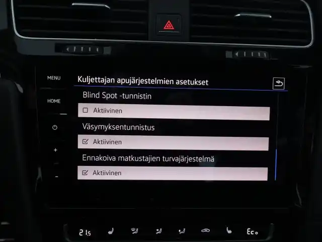Harmaa Viistoperä, Volkswagen Golf – IPH-444