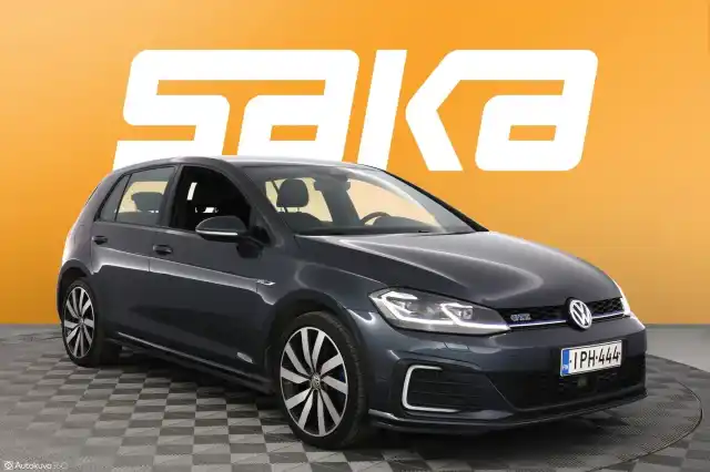 Harmaa Viistoperä, Volkswagen Golf – IPH-444