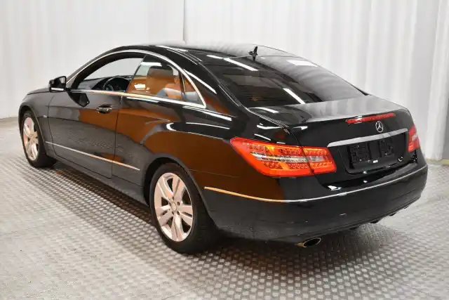 Musta Coupe, Mercedes-Benz E – IPH-516