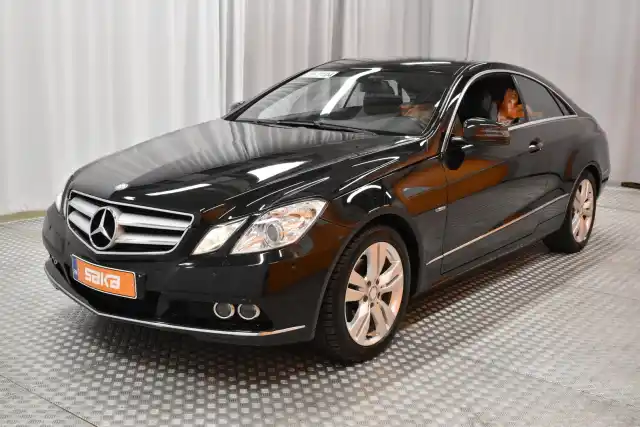 Musta Coupe, Mercedes-Benz E – IPH-516