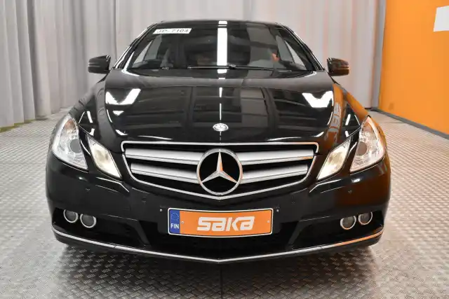 Musta Coupe, Mercedes-Benz E – IPH-516