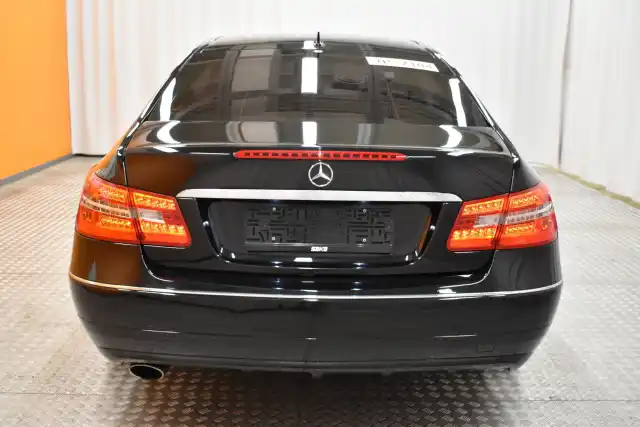 Musta Coupe, Mercedes-Benz E – IPH-516