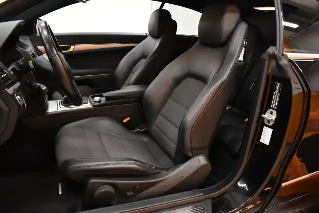 Musta Coupe, Mercedes-Benz E – IPH-516