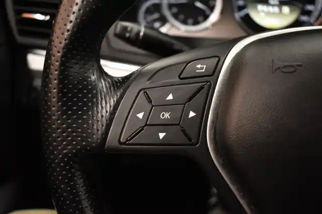 Musta Coupe, Mercedes-Benz E – IPH-516