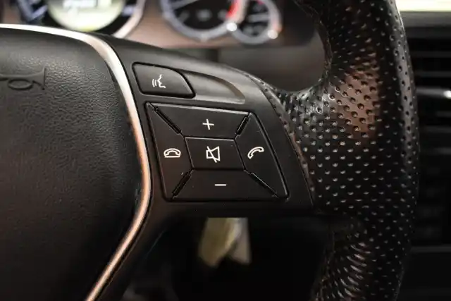 Musta Coupe, Mercedes-Benz E – IPH-516