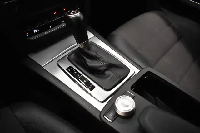 Musta Coupe, Mercedes-Benz E – IPH-516