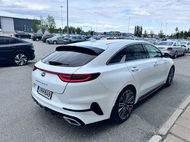 Valkoinen Farmari, Kia ProCeed – IPH-849