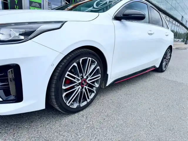 Valkoinen Farmari, Kia ProCeed – IPH-849