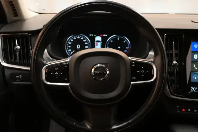 Musta Farmari, Volvo V90 – IPK-126
