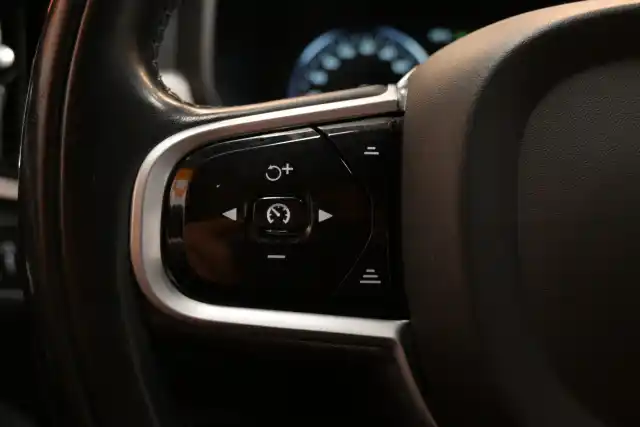 Musta Farmari, Volvo V90 – IPK-126