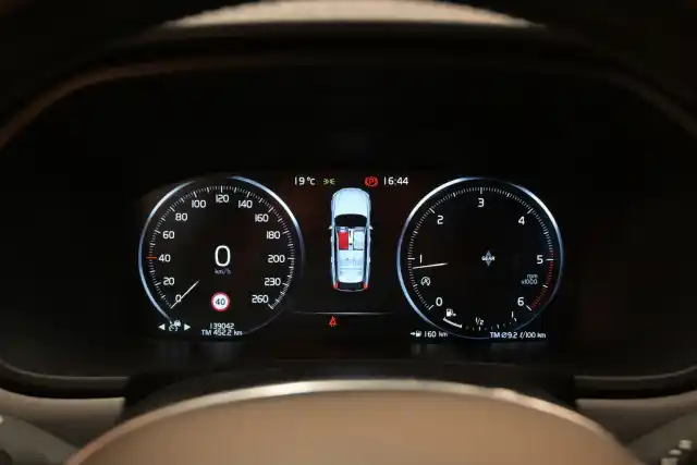 Musta Farmari, Volvo V90 – IPK-126