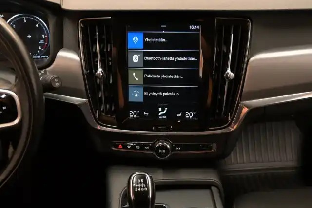 Musta Farmari, Volvo V90 – IPK-126