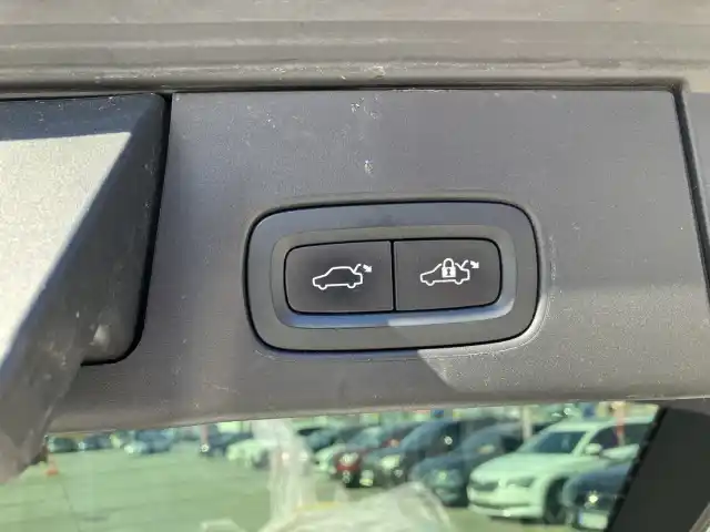 Musta Farmari, Volvo V90 – IPK-126